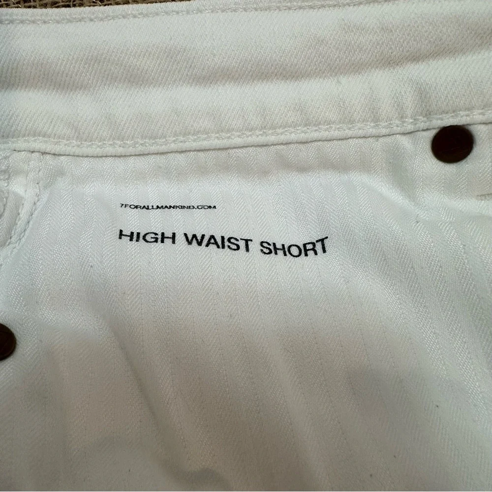 7 FOR ALL MANKIND‎ S-29 HIGH WAIST SHORT RAW HEM WHITE CUT OFF SHORTS 🤍